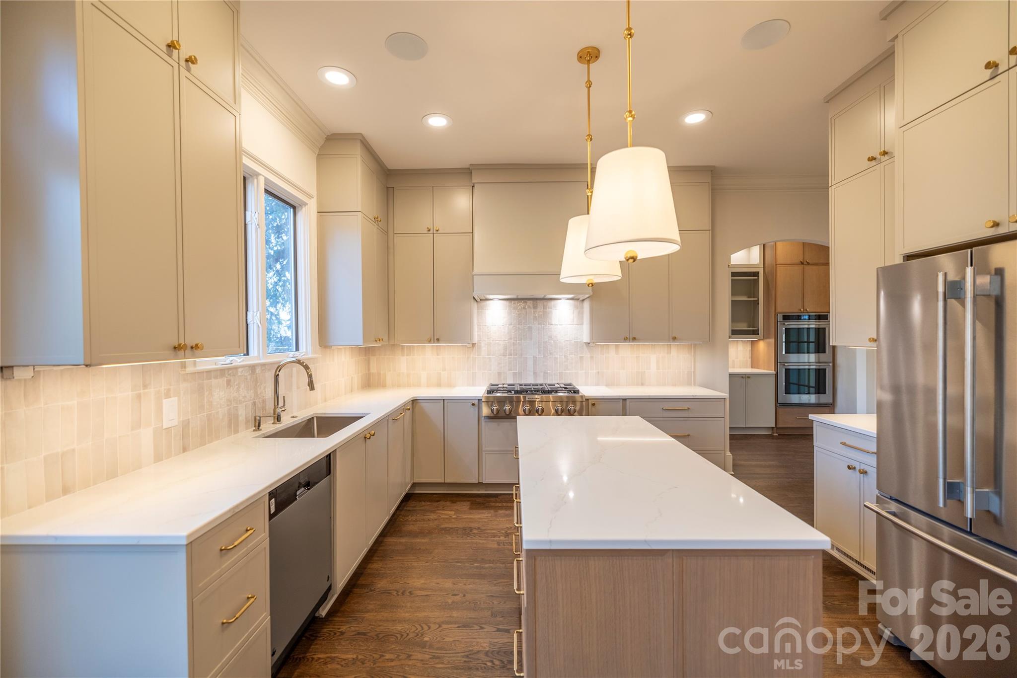 The Peninsula - Residential