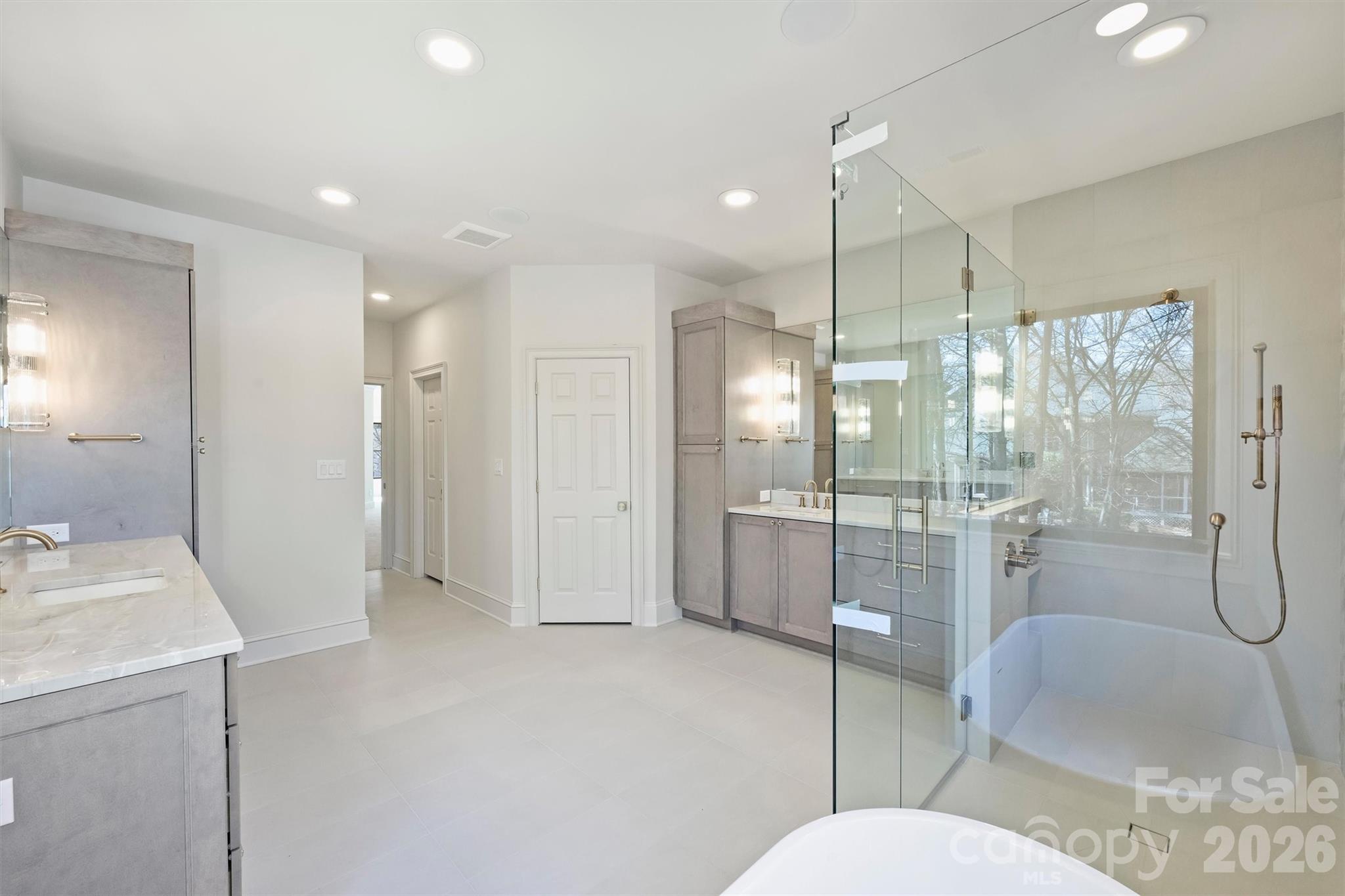 The Peninsula - Residential