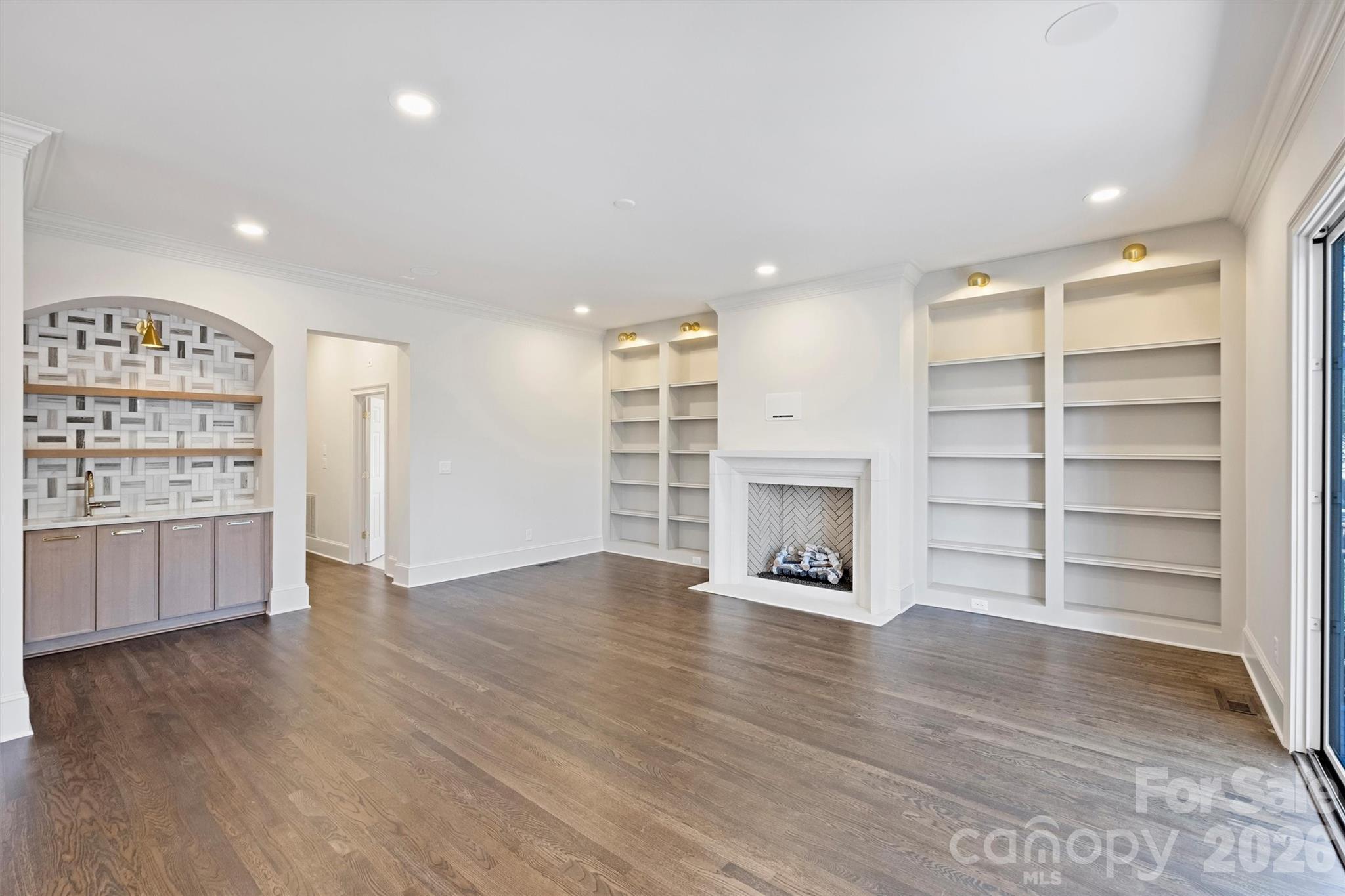 The Peninsula - Residential