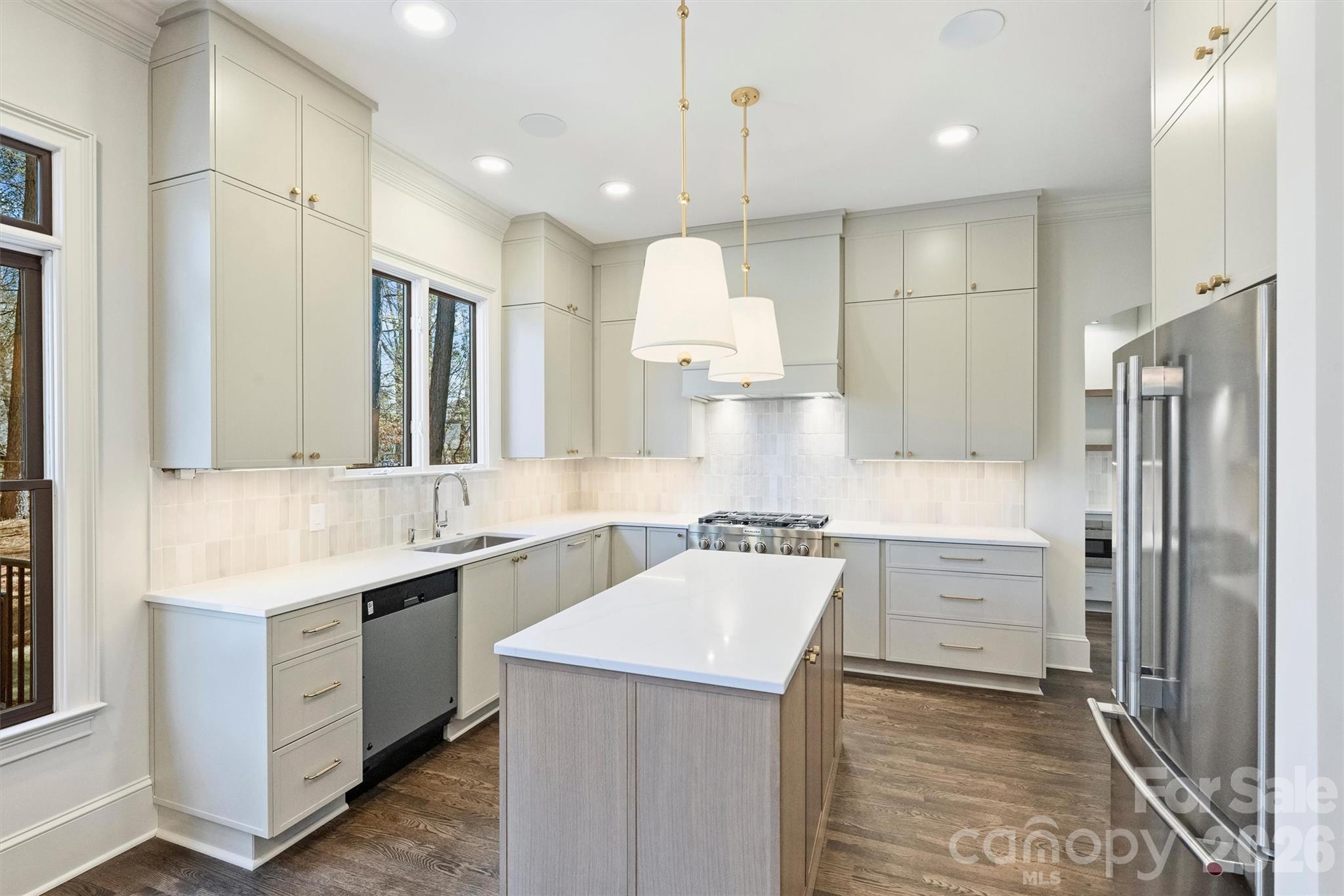 The Peninsula - Residential