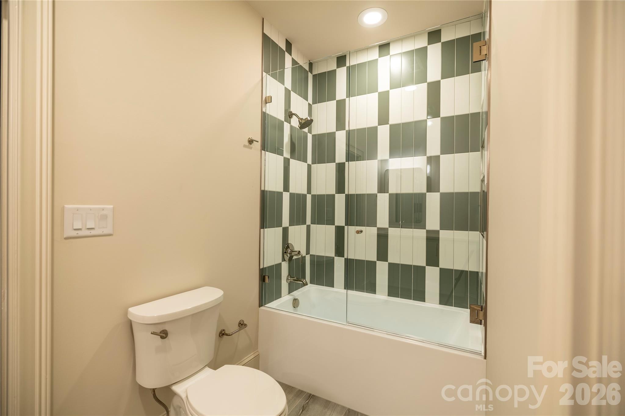 The Peninsula - Residential