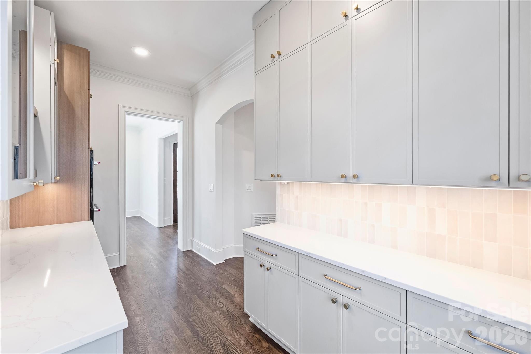 The Peninsula - Residential