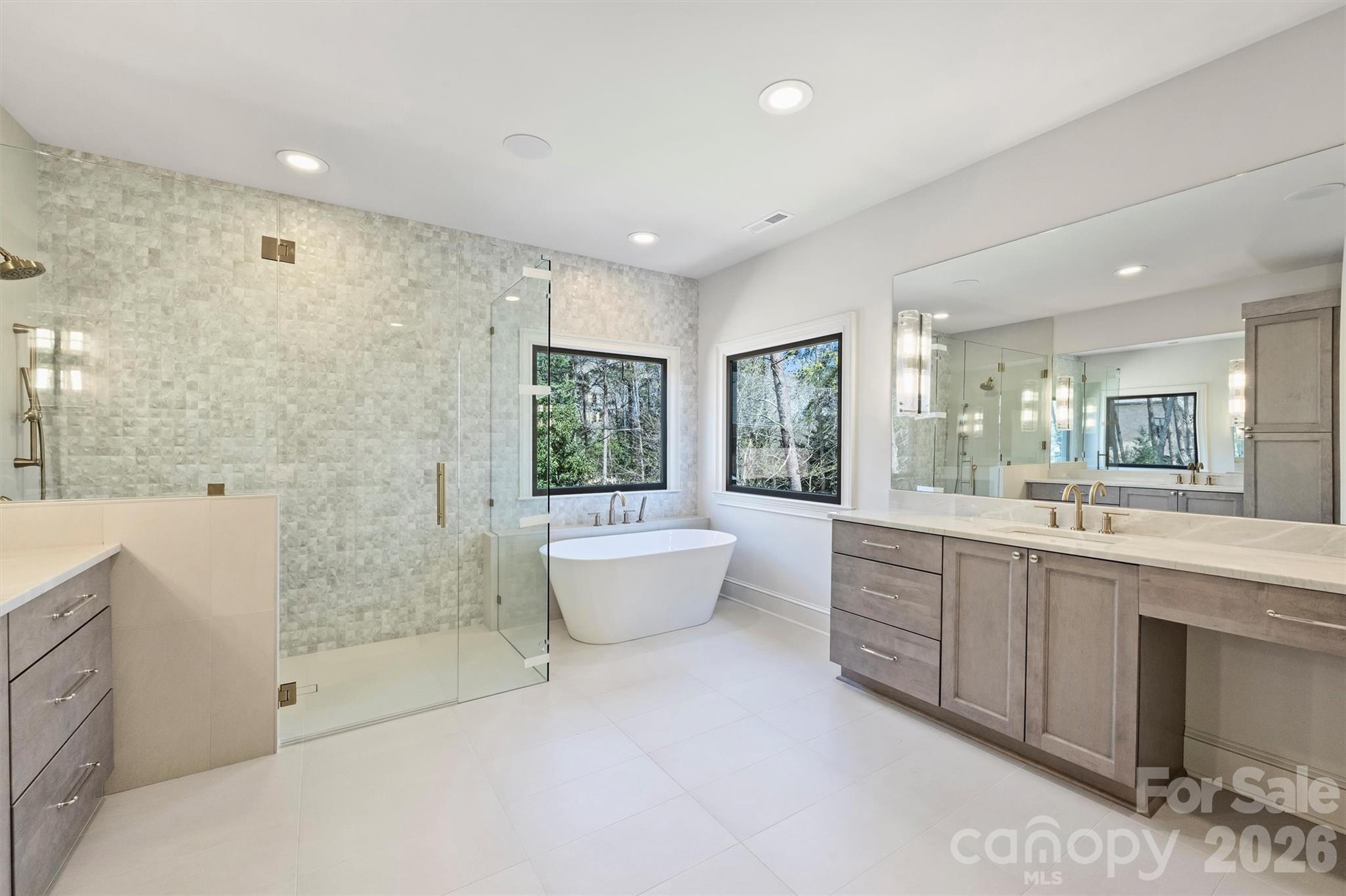 The Peninsula - Residential