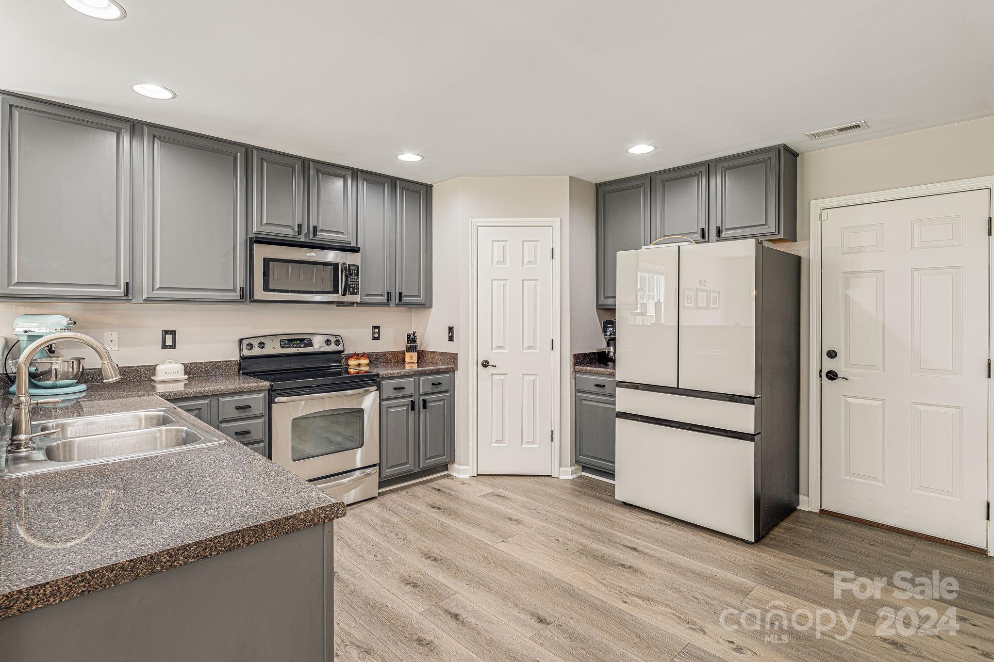 River Stone - Residential