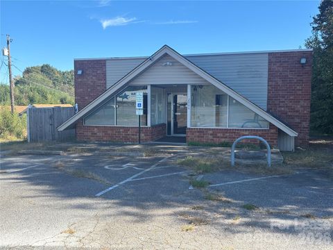 2906 Springs Road NE Hickory NC 28601