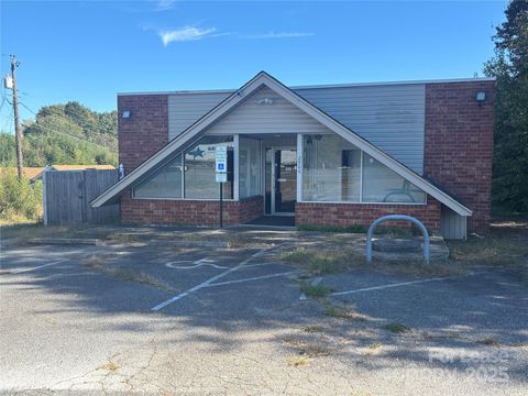 2906 Springs Road NE Hickory NC 28601