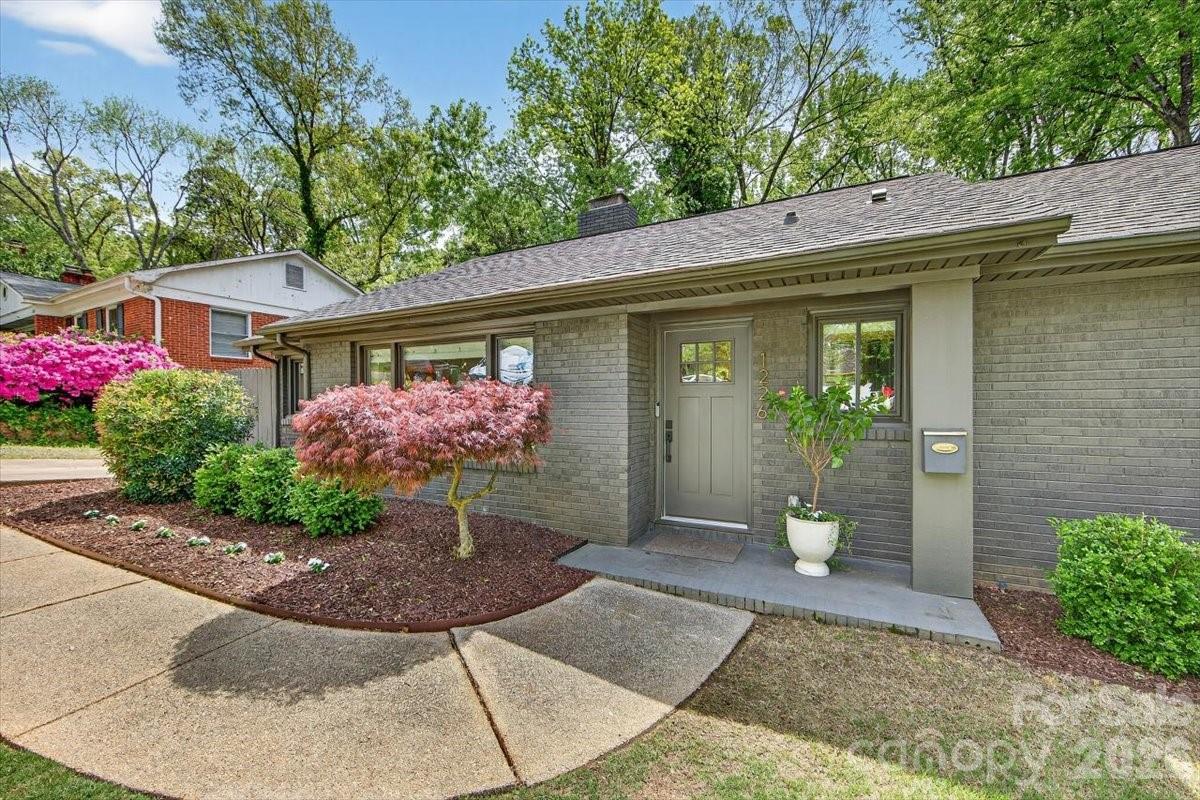 1226 Mockingbird Lane