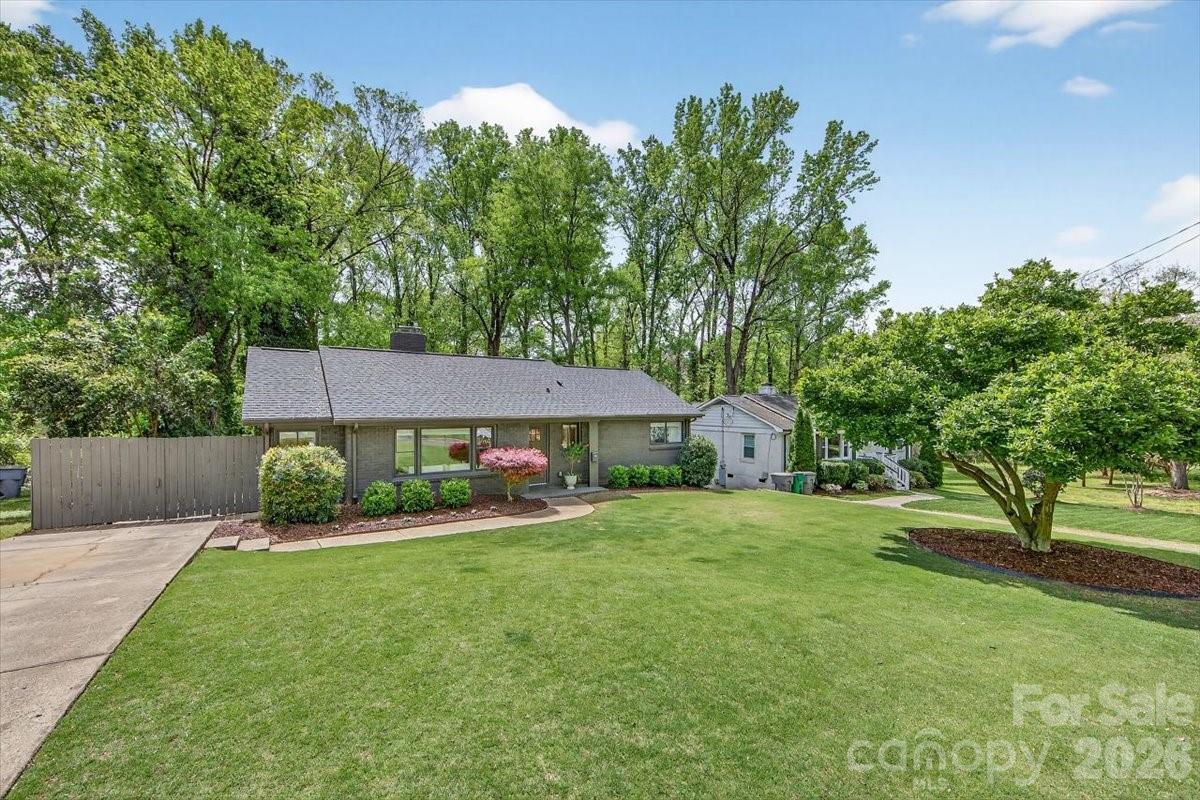 1226 Mockingbird Lane