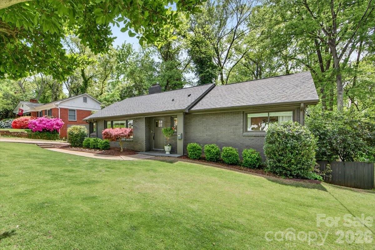 1226 Mockingbird Lane