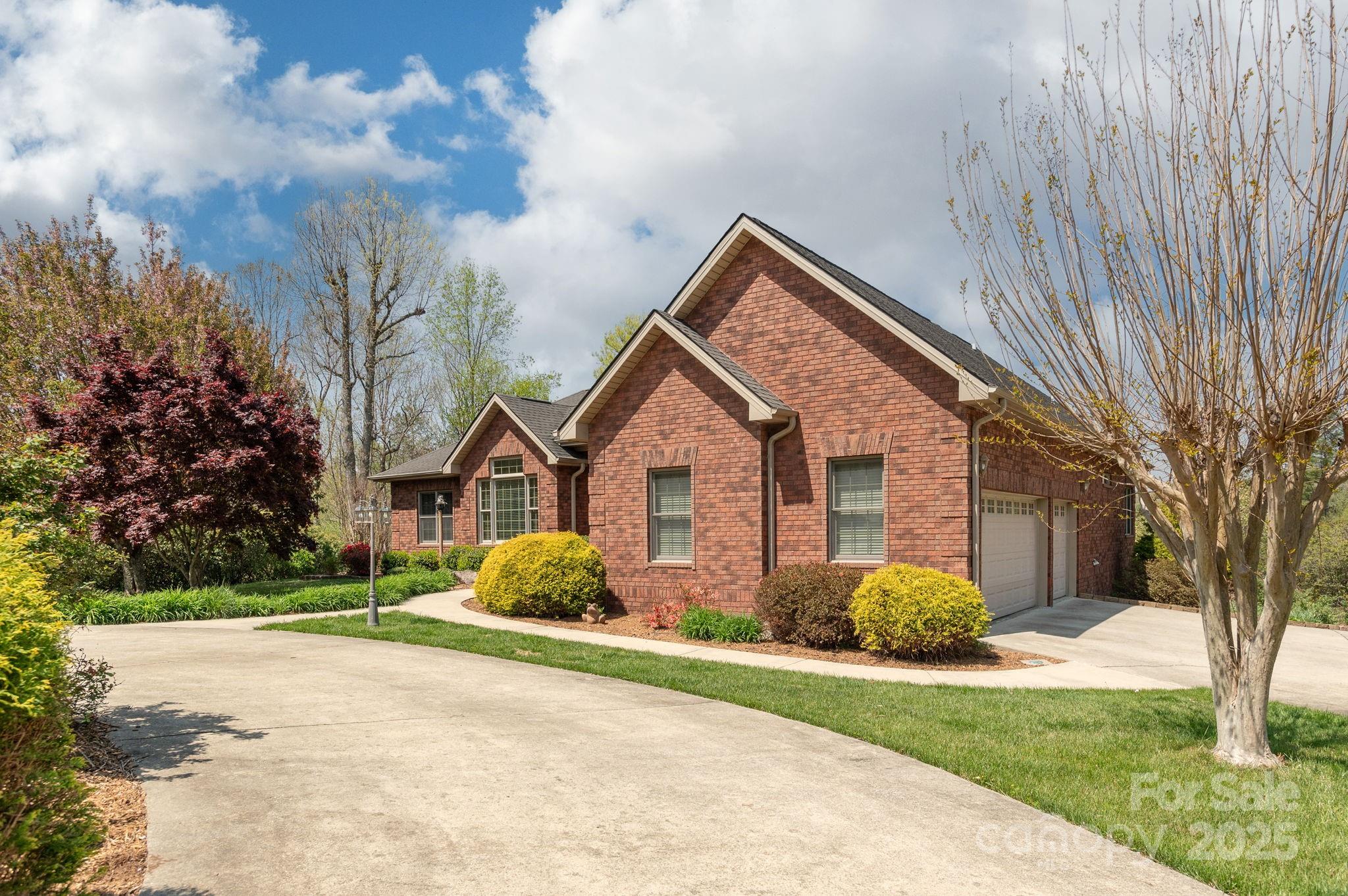 28 Tudor Crescent Court