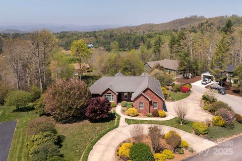 28 Tudor Crescent Court Hendersonville NC 28739