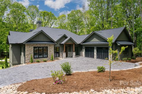 Photo of 99 Little Cherokee Ridge, Hendersonville, NC 28739 (MLS # 4375910)