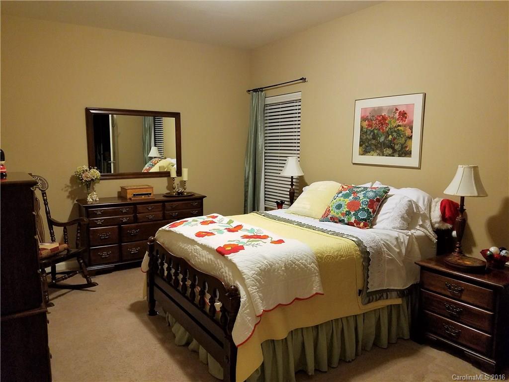 Newport Lakes - Residential