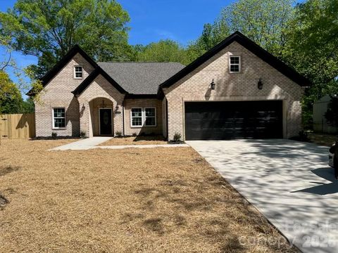 Photo of 5121 Morningwood Drive, Matthews, NC 28105 (MLS # 4367917)