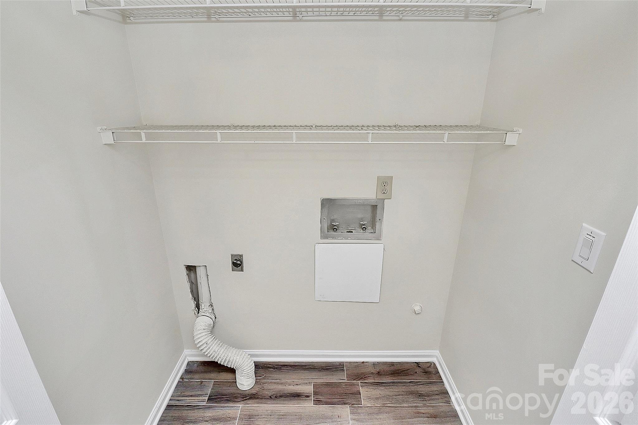 Manor Lake - Residential