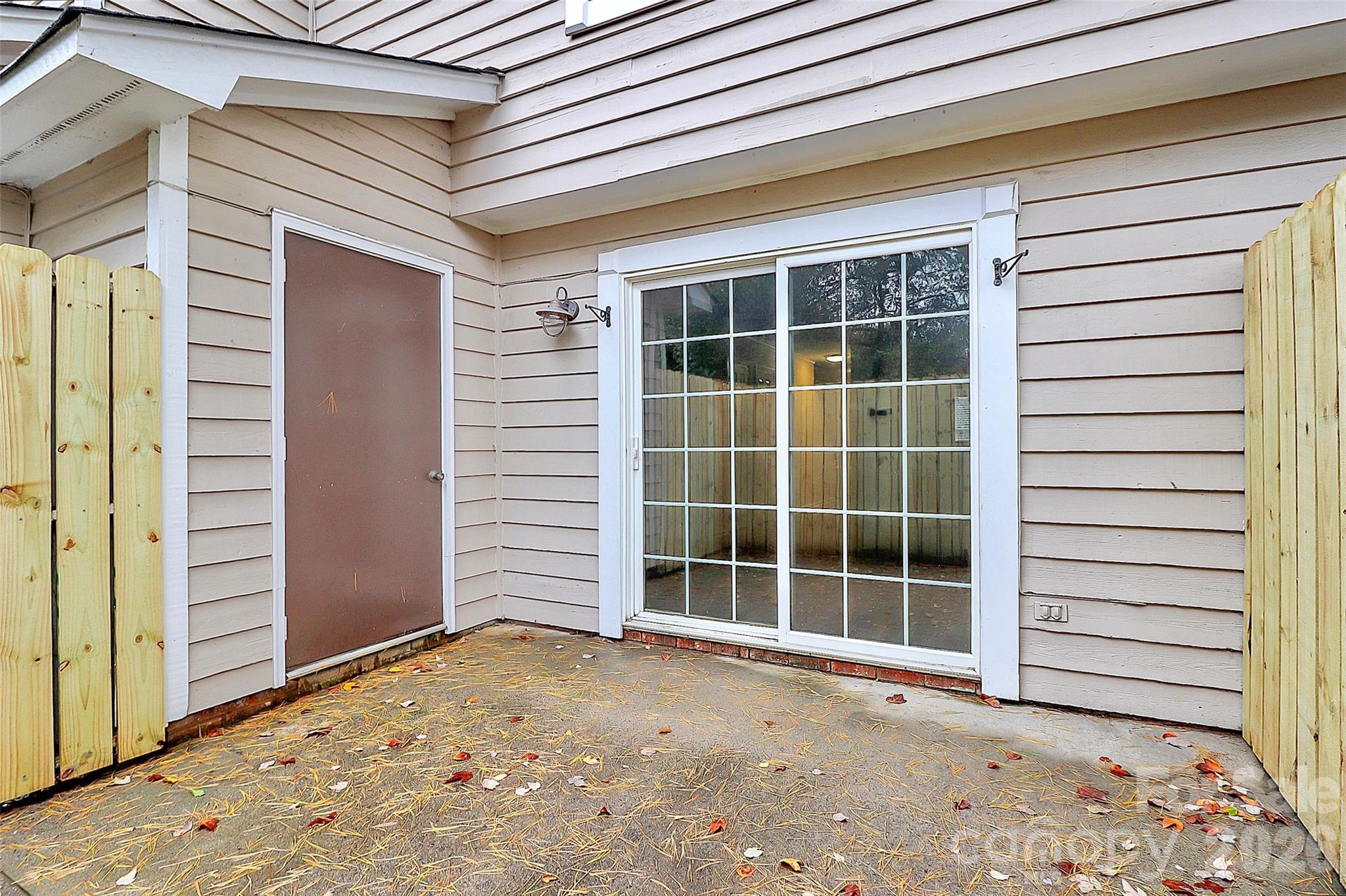 Manor Lake - Residential