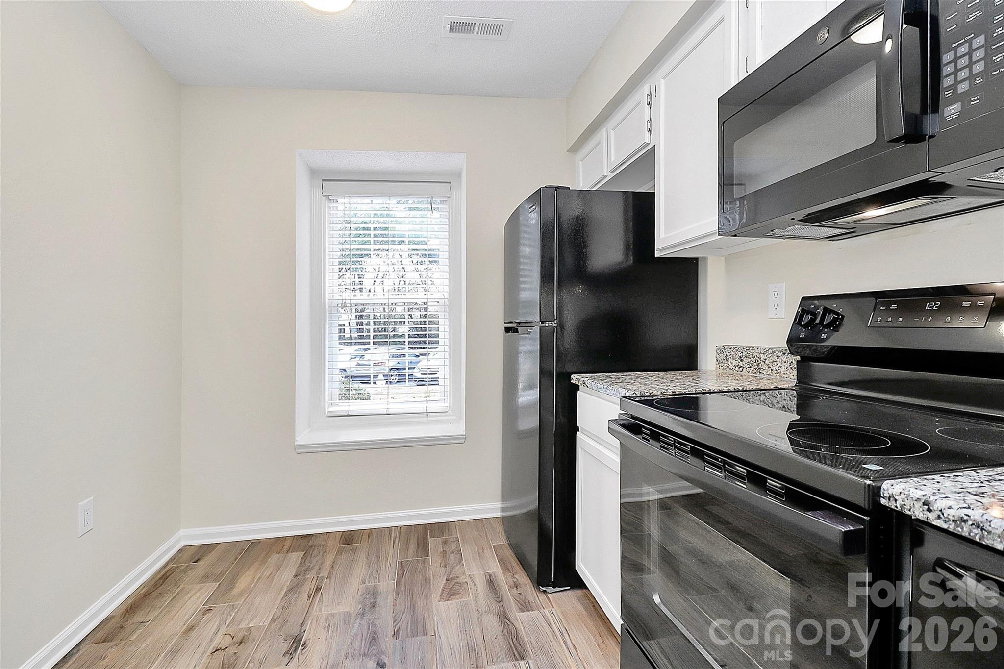 Manor Lake - Residential