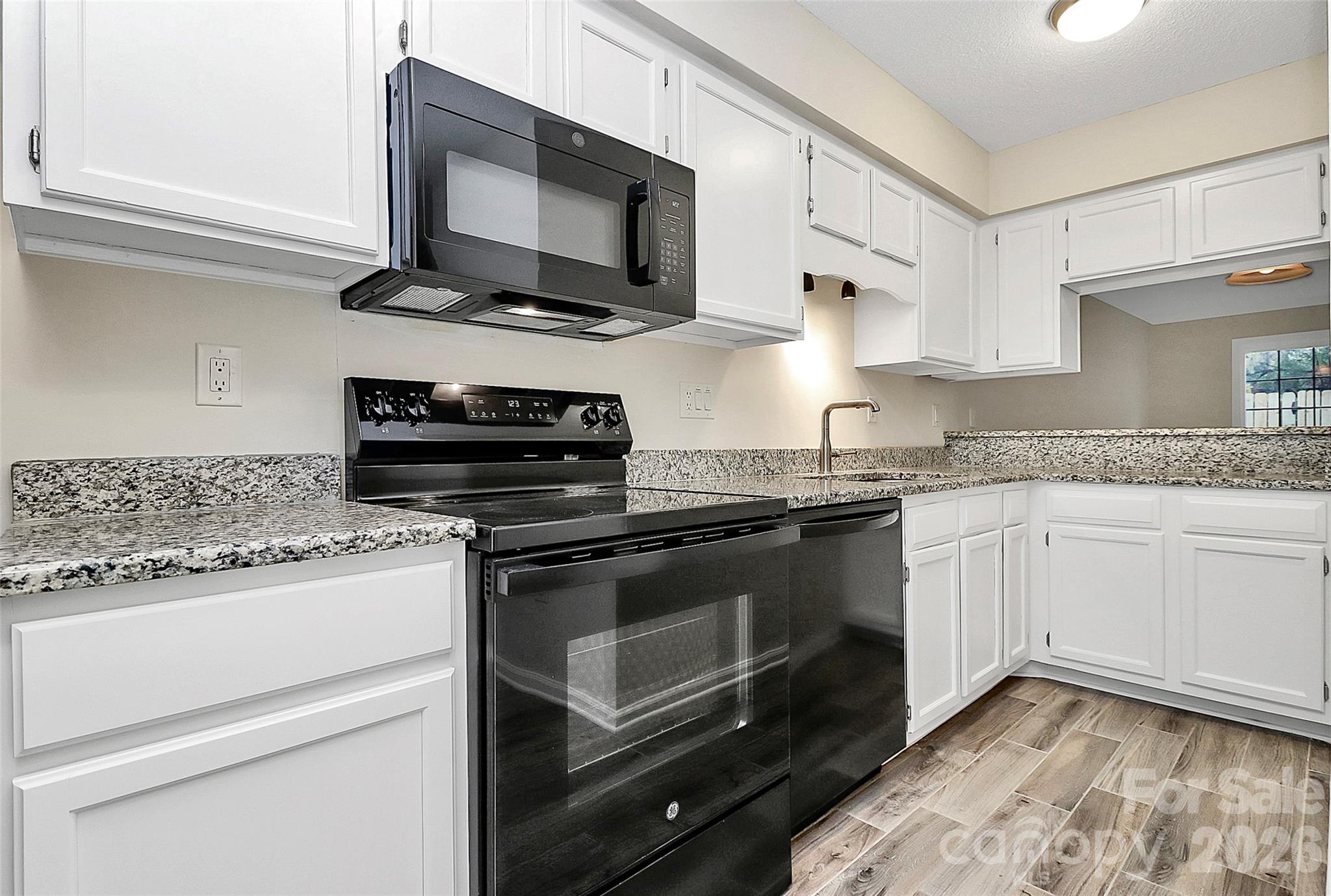 Manor Lake - Residential