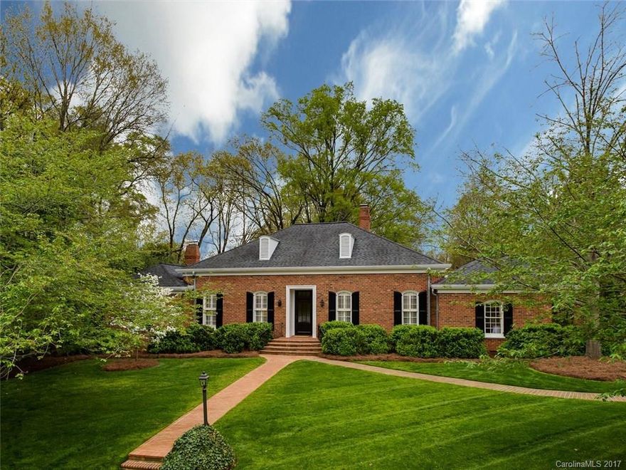 Wonderful custom-built 1 Story plus walk-out Lower Level in the heart of Foxcroft on incredible .60 acre cul-de-sac lot.  Timeless updates, high ceilings & elegant moldings throughout.  Spacious formals.  Cozy Family room with fireplace & built-ins opens to relaxing screened porch overlooking lush rear yard.  Chef’s Kitchen opens to Keeping area with abundance of built-ins for easy storage.  An easy walk to Foxcroft Swim Club and walking trails that take you to neighboring restaurants and shops.