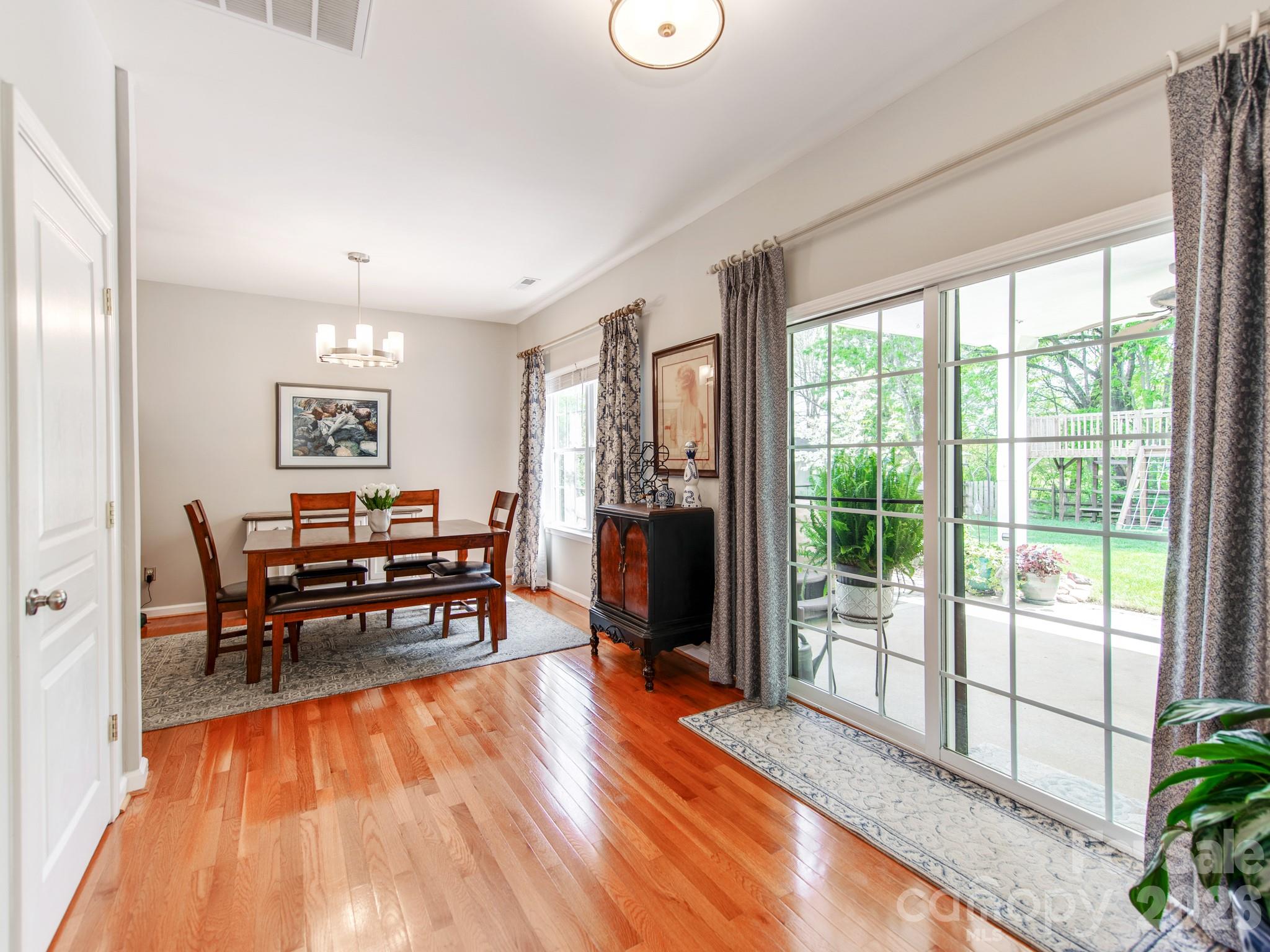 6135 Maple Leaf Avenue