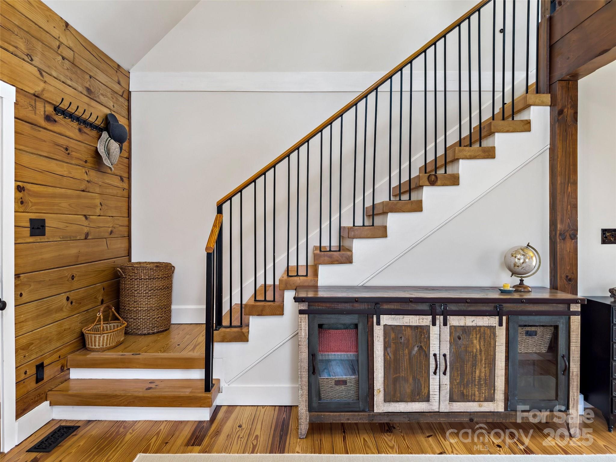 Christmount - Residential