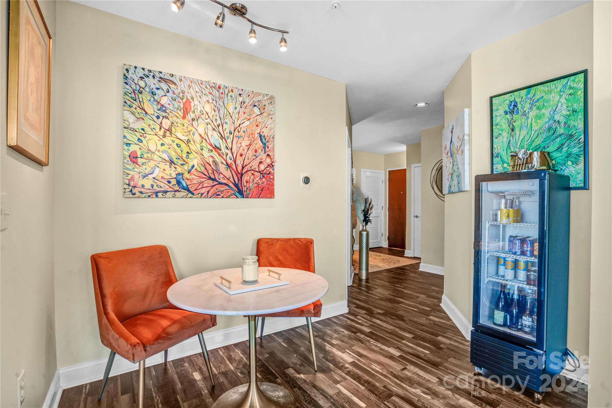 Avenue Condominiums - Residential