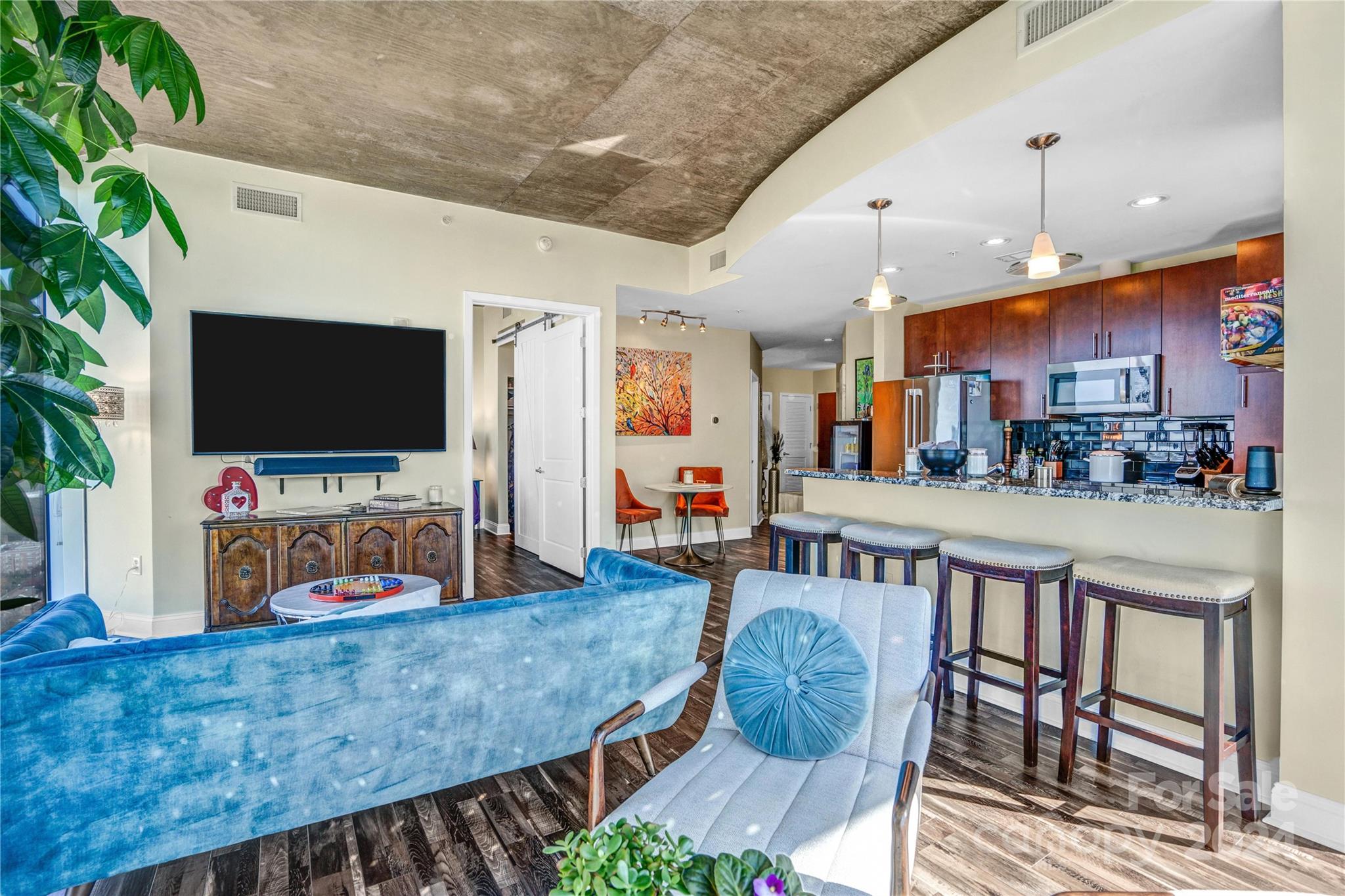 Avenue Condominiums - Residential