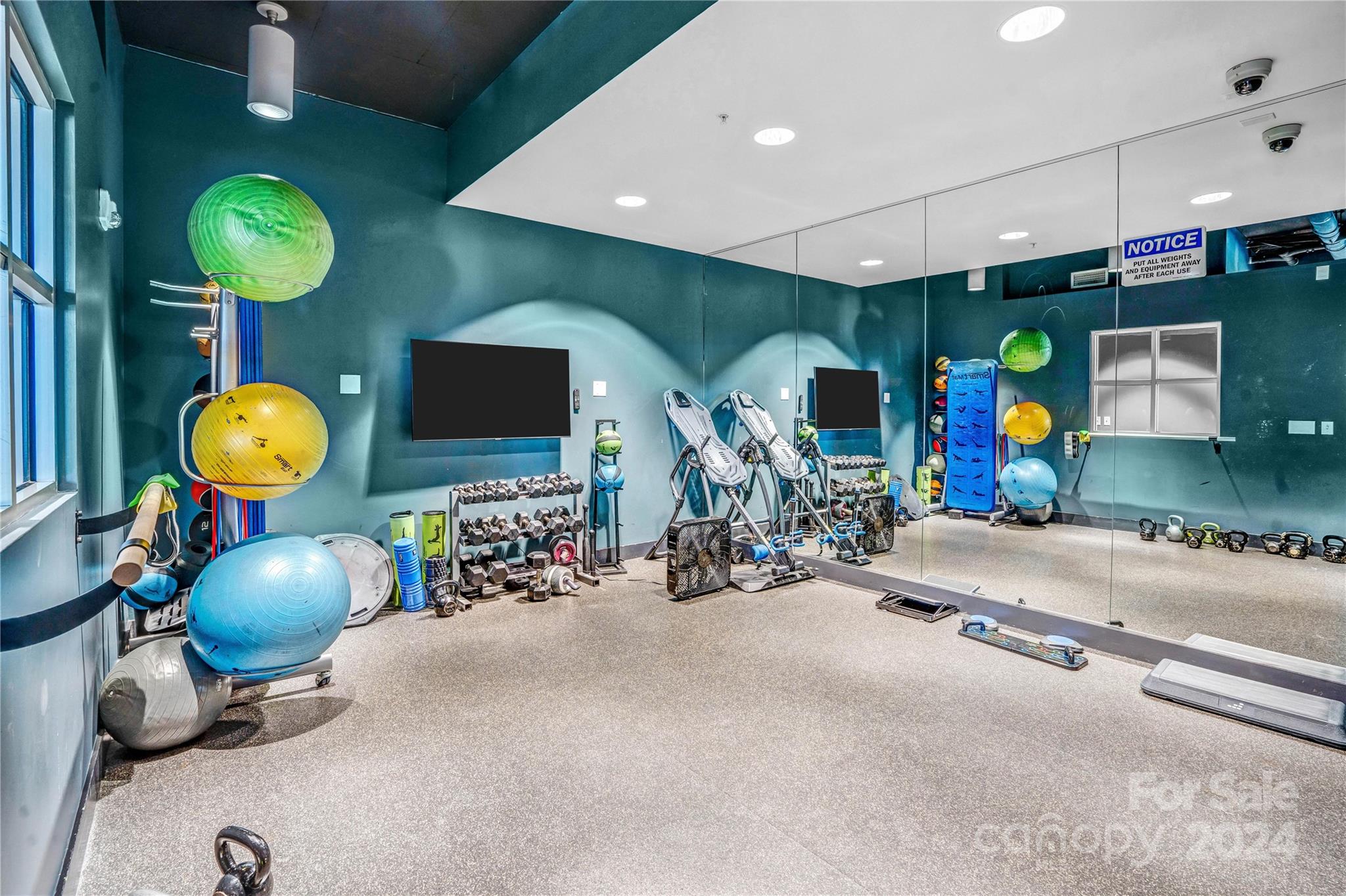 Avenue Condominiums - Residential