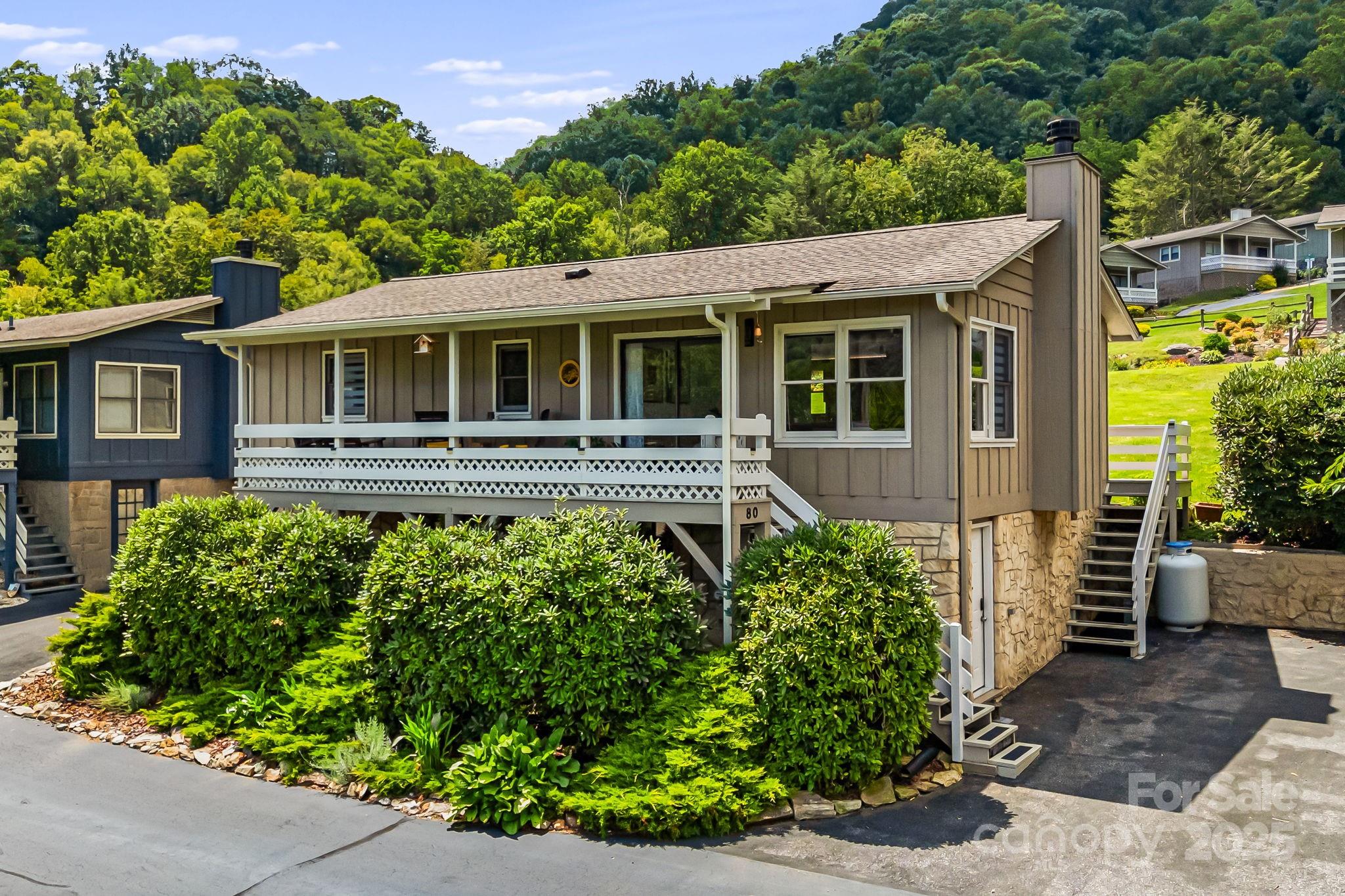 80 Sapphire Lane