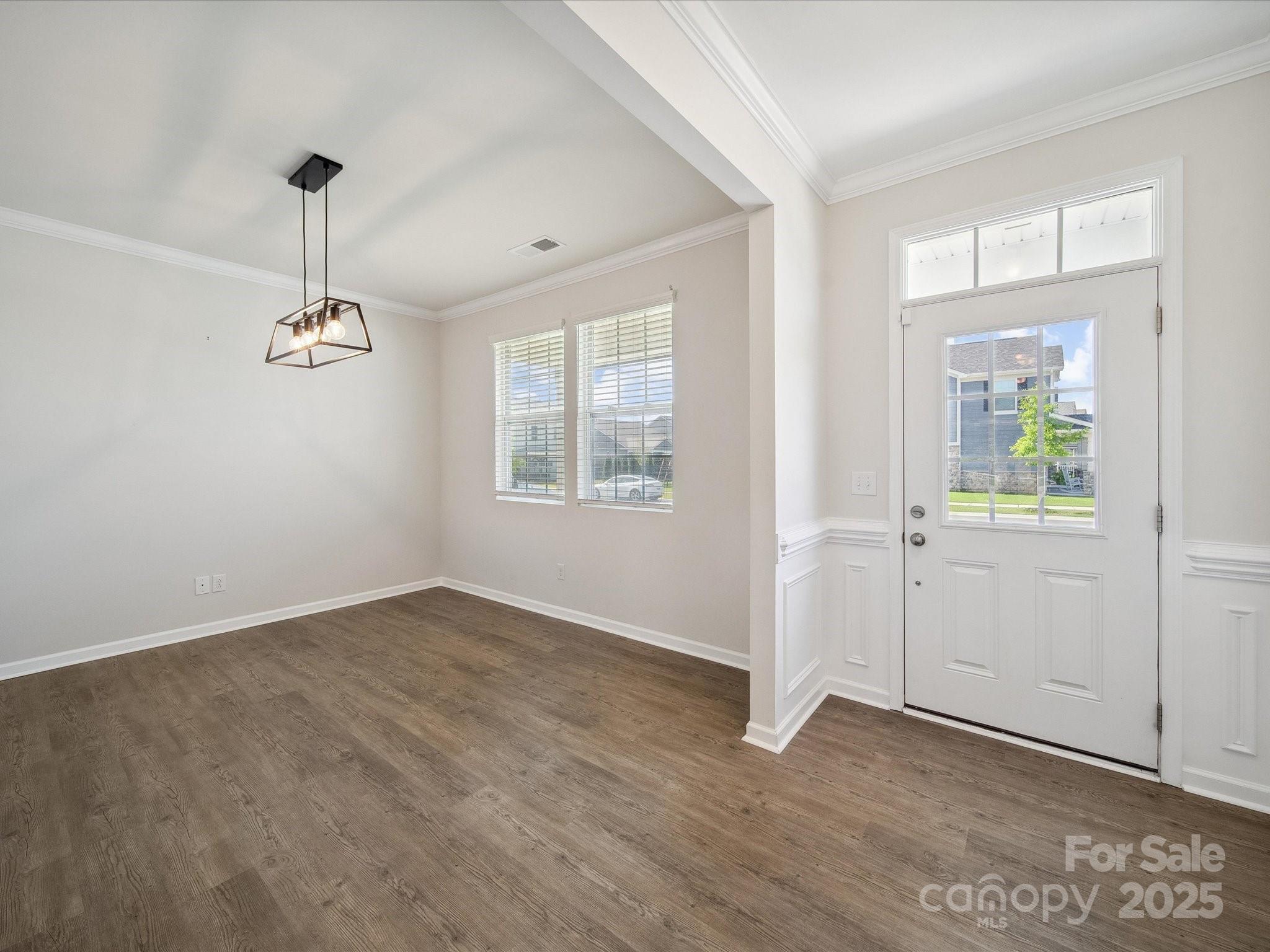 1207 Laggan Lane