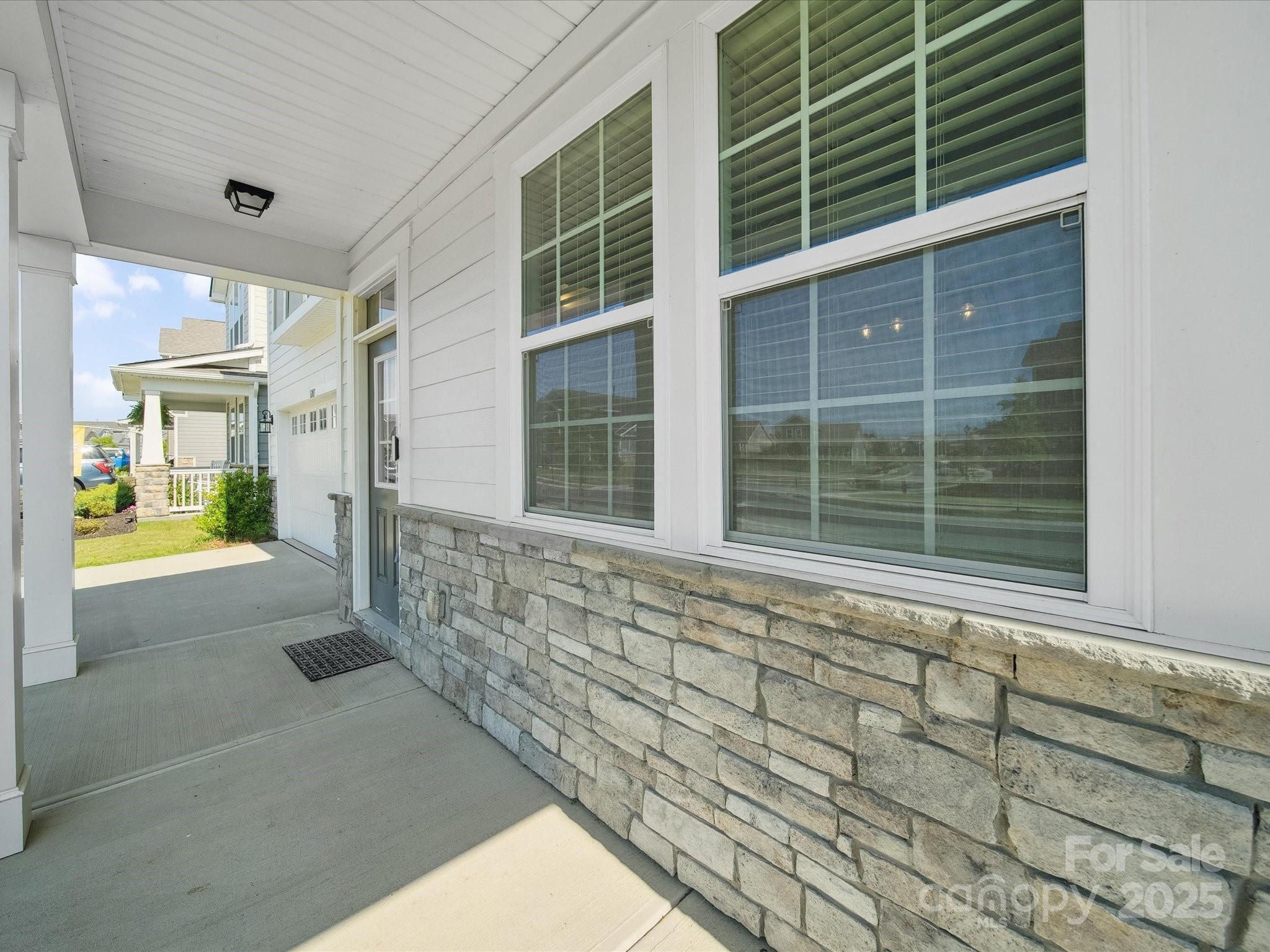 1207 Laggan Lane