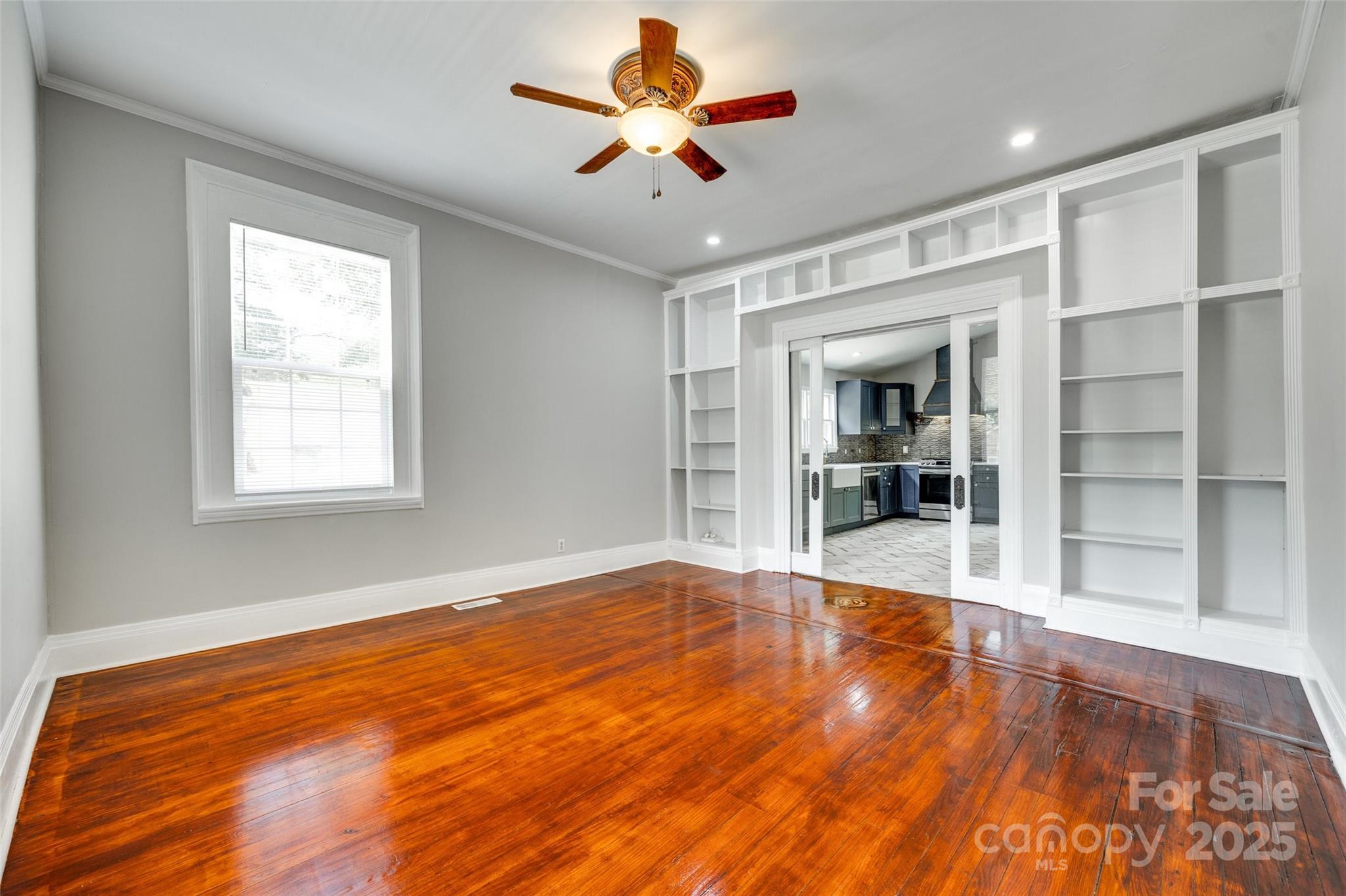 309 N Congress Street N