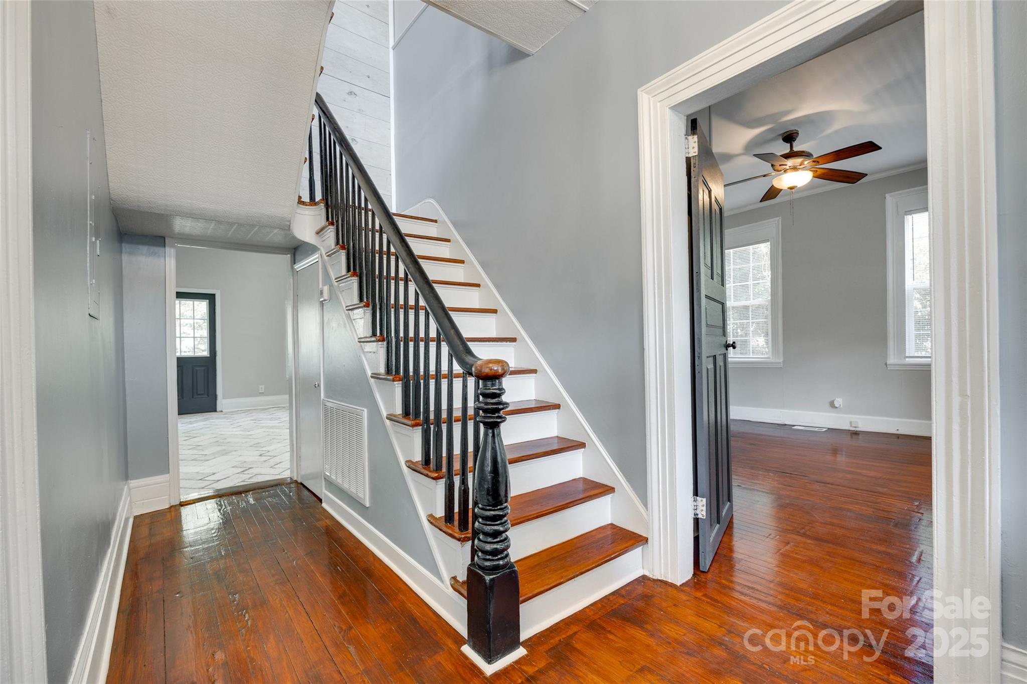 309 N Congress Street N