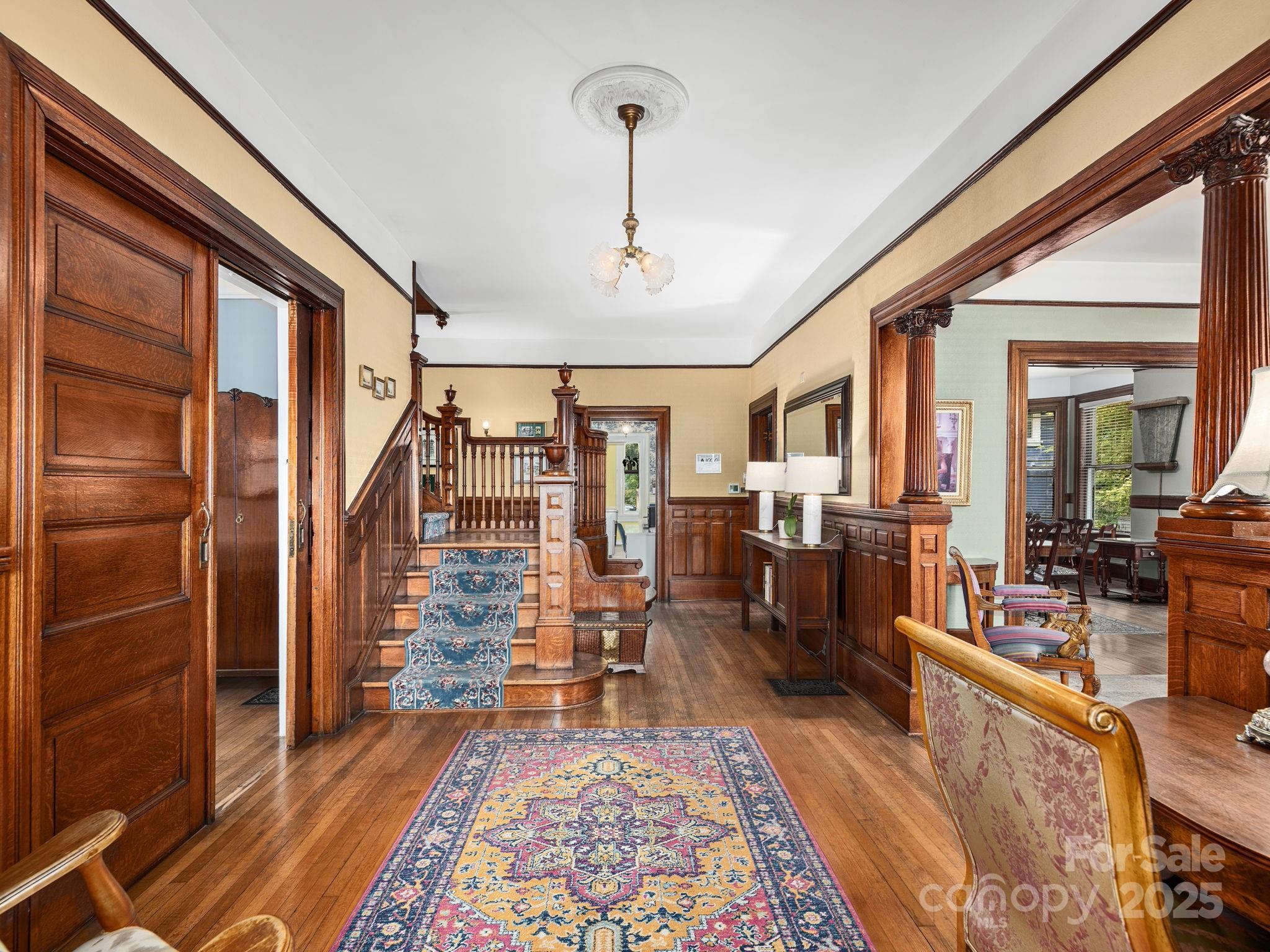 176 E Chestnut Street