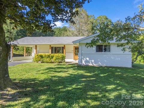 Photo of 204 Jeff Street, Hendersonville, NC 28739 (MLS # 4382181)