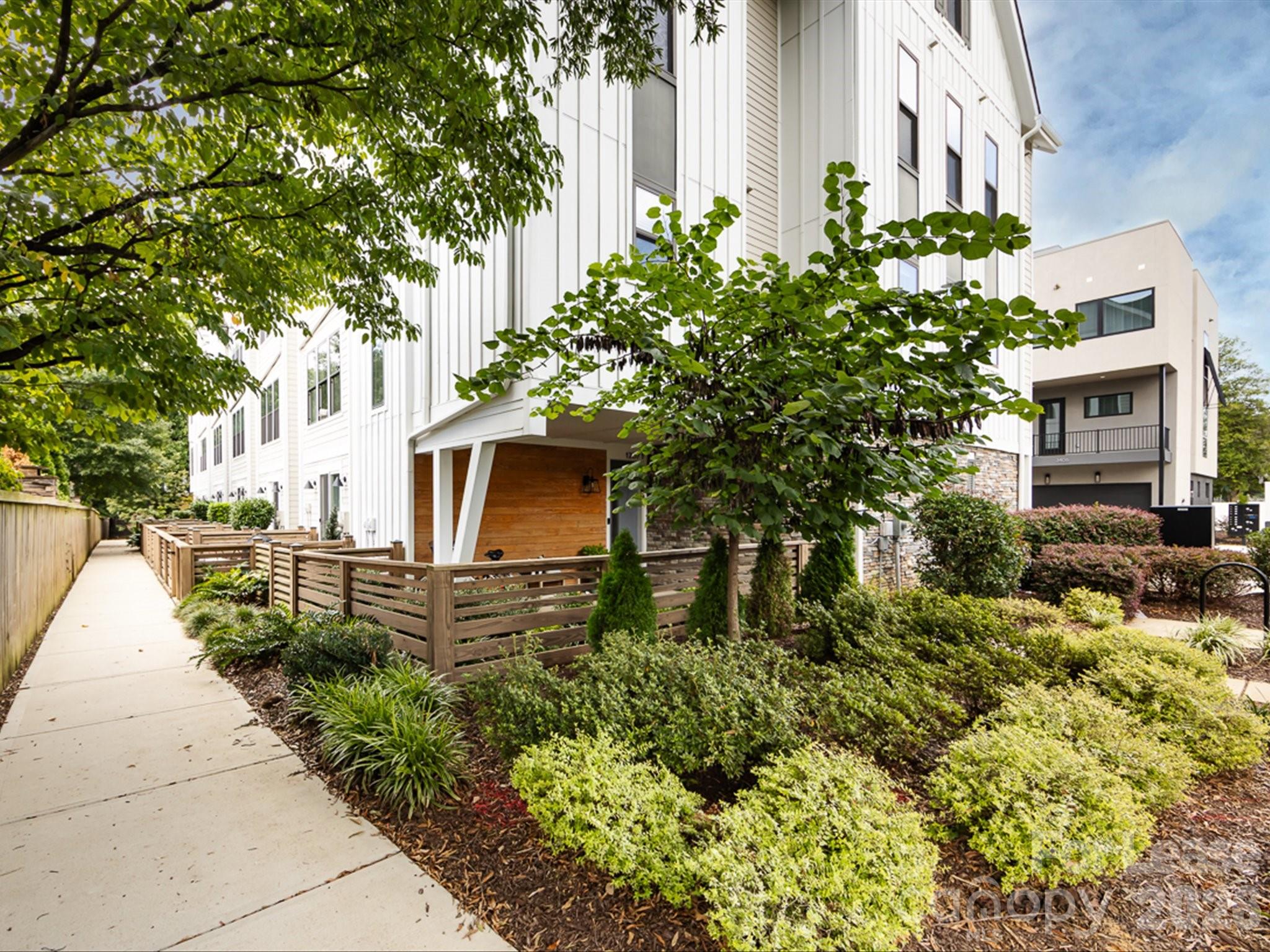 Photo 1 of 46 — 1207 E 36th Street 3, Charlotte, NC 28205