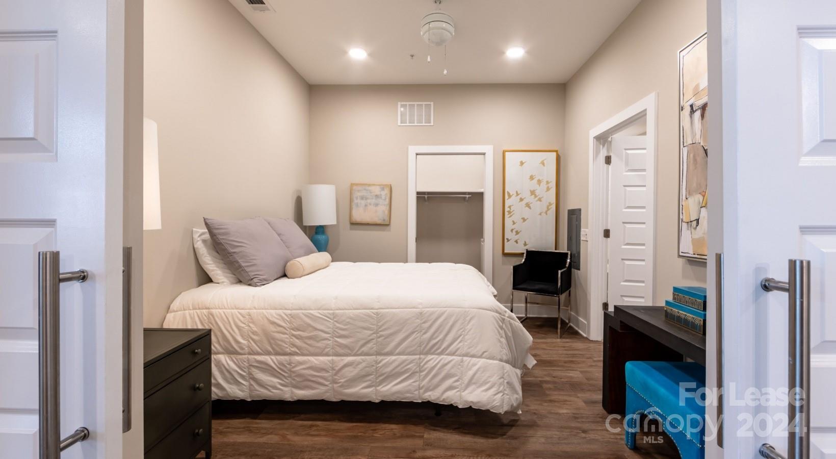 Charlotte, North Carolina 28202, United States, 1 Bedroom Bedrooms, ,1 BathroomBathrooms,Residential,Active,62989