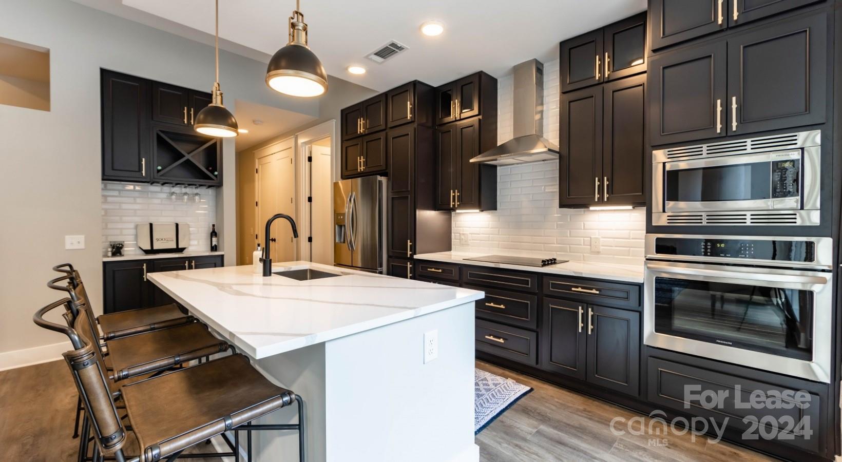 Charlotte, North Carolina 28202, United States, 1 Bedroom Bedrooms, ,1 BathroomBathrooms,Residential,Active,62989