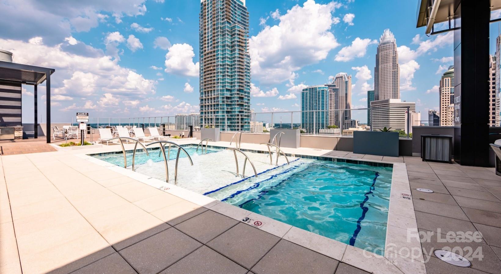 Charlotte, North Carolina 28202, United States, 1 Bedroom Bedrooms, ,1 BathroomBathrooms,Residential,Active,62989