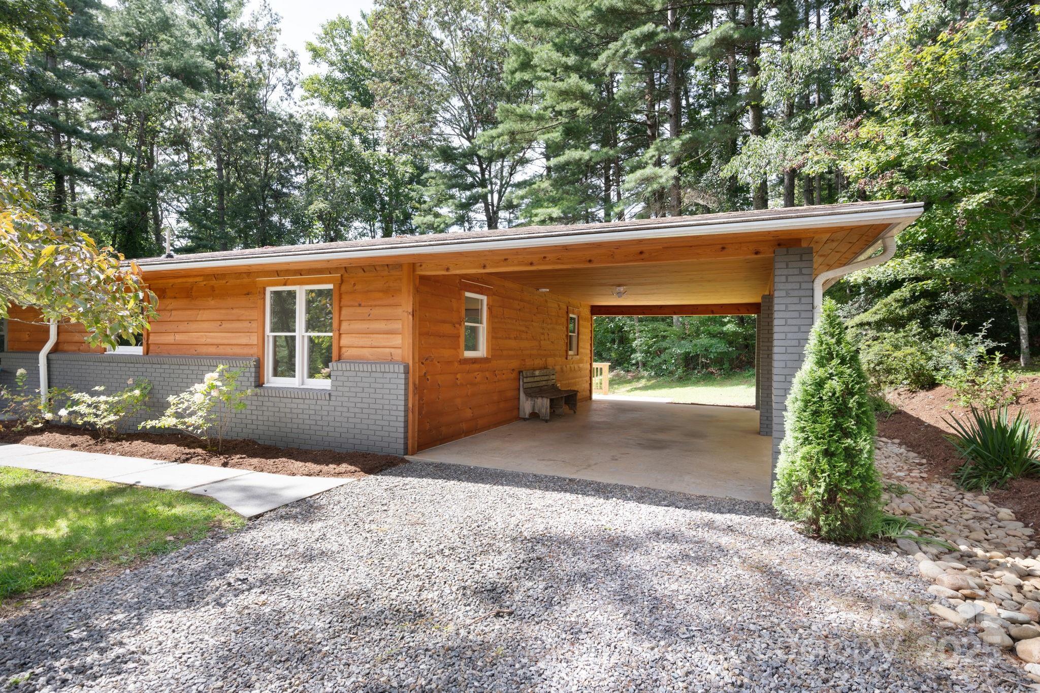 15 Pine Ridge Court