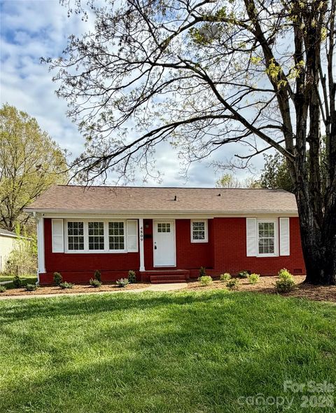 4809 Brooktree Drive Charlotte NC 28208