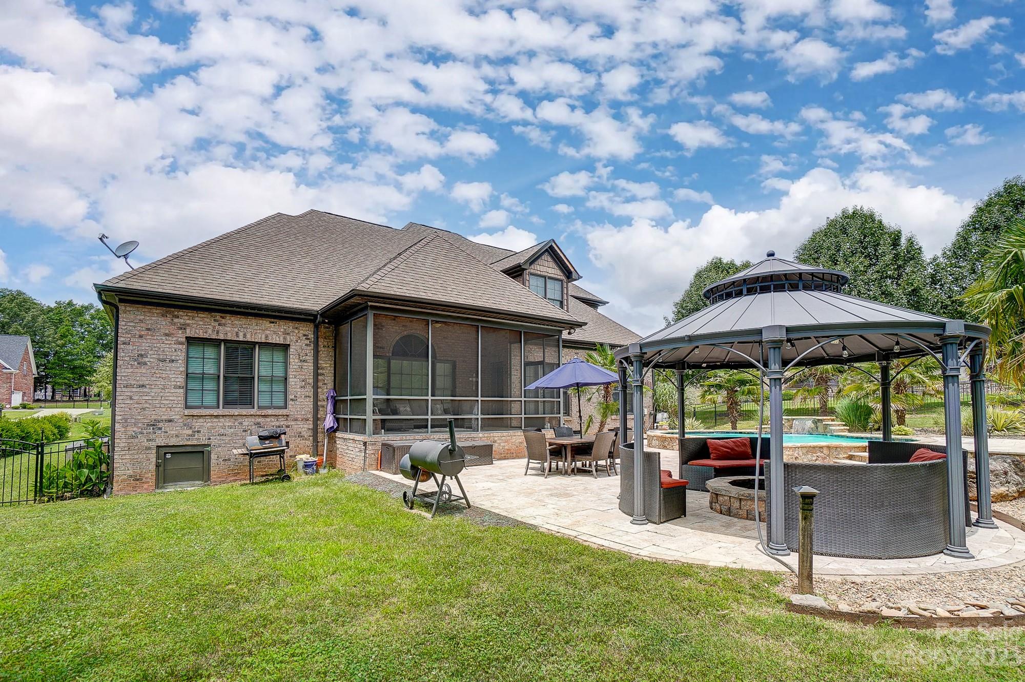 Creekwalk - Residential