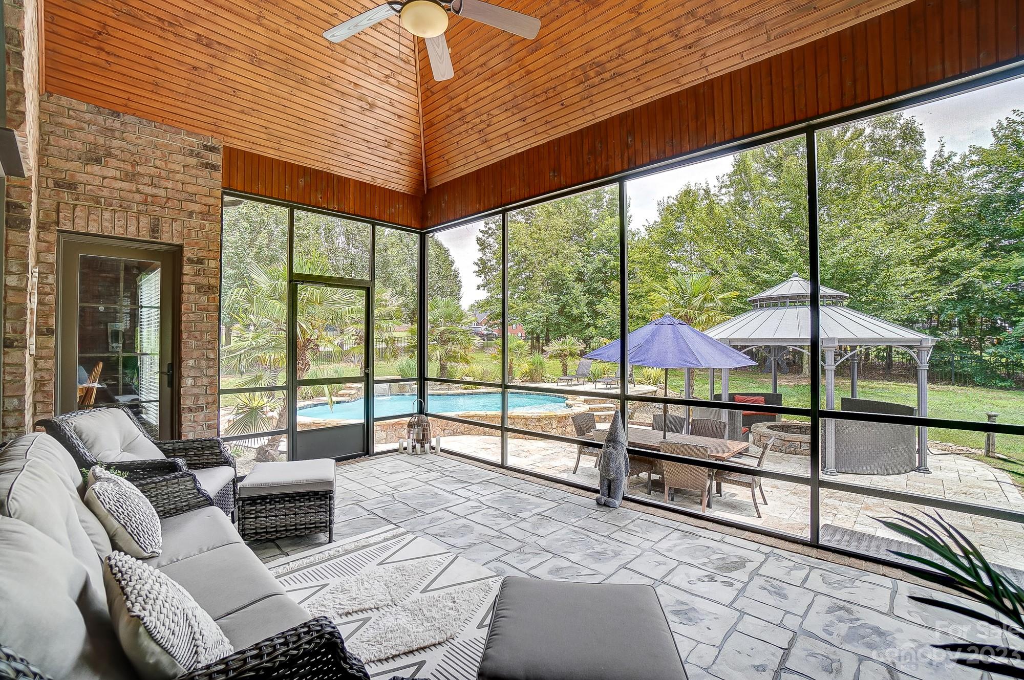 Creekwalk - Residential