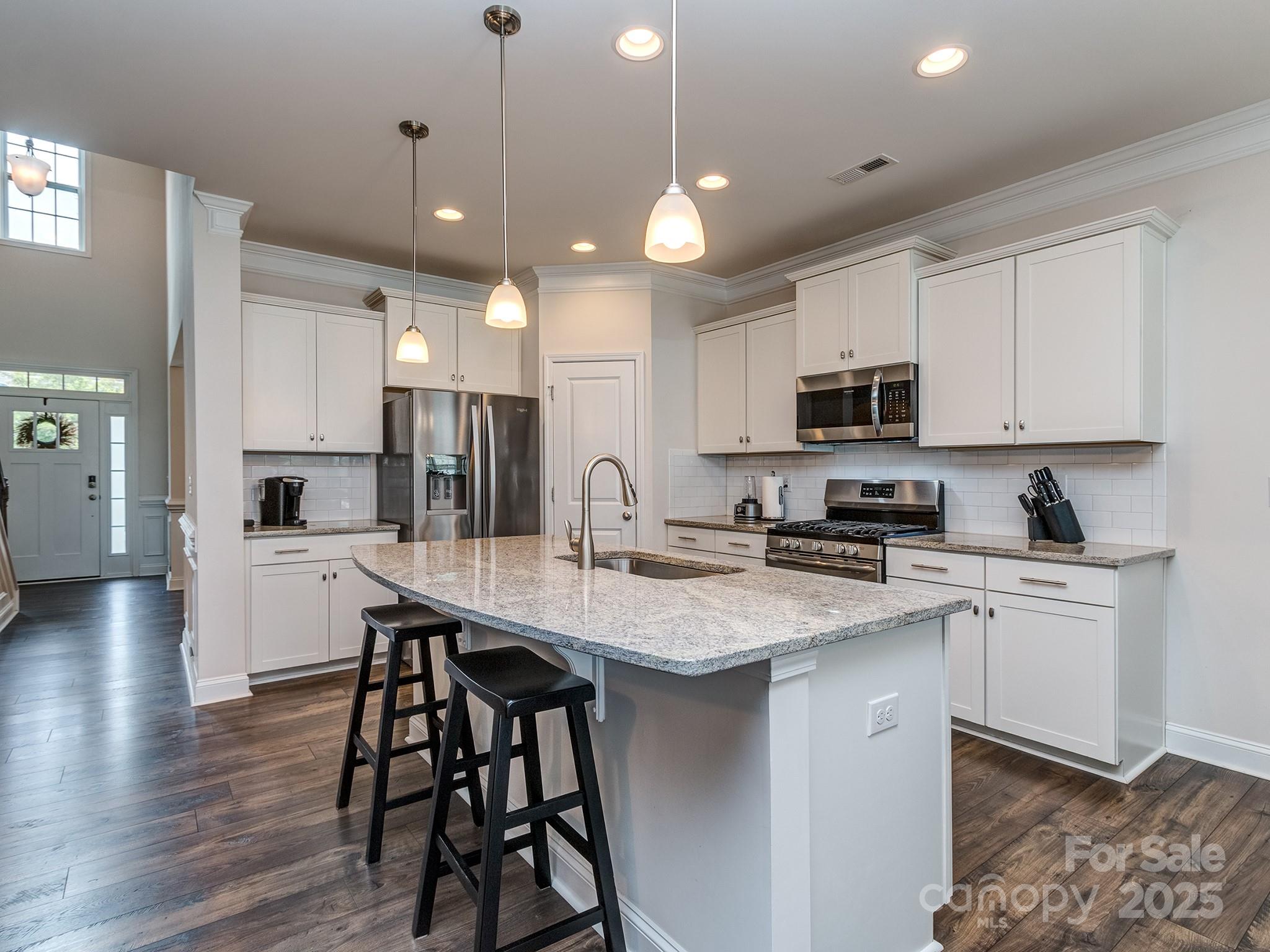 124 W Americana Drive