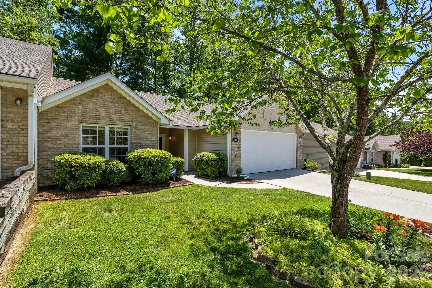 308 Wiltshire Circle
