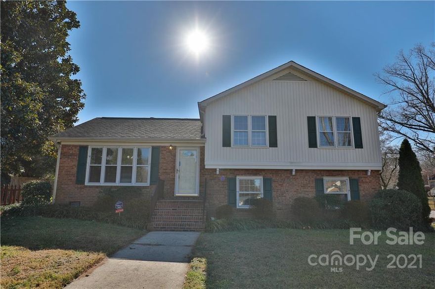 This Gastonia corner home has split level.