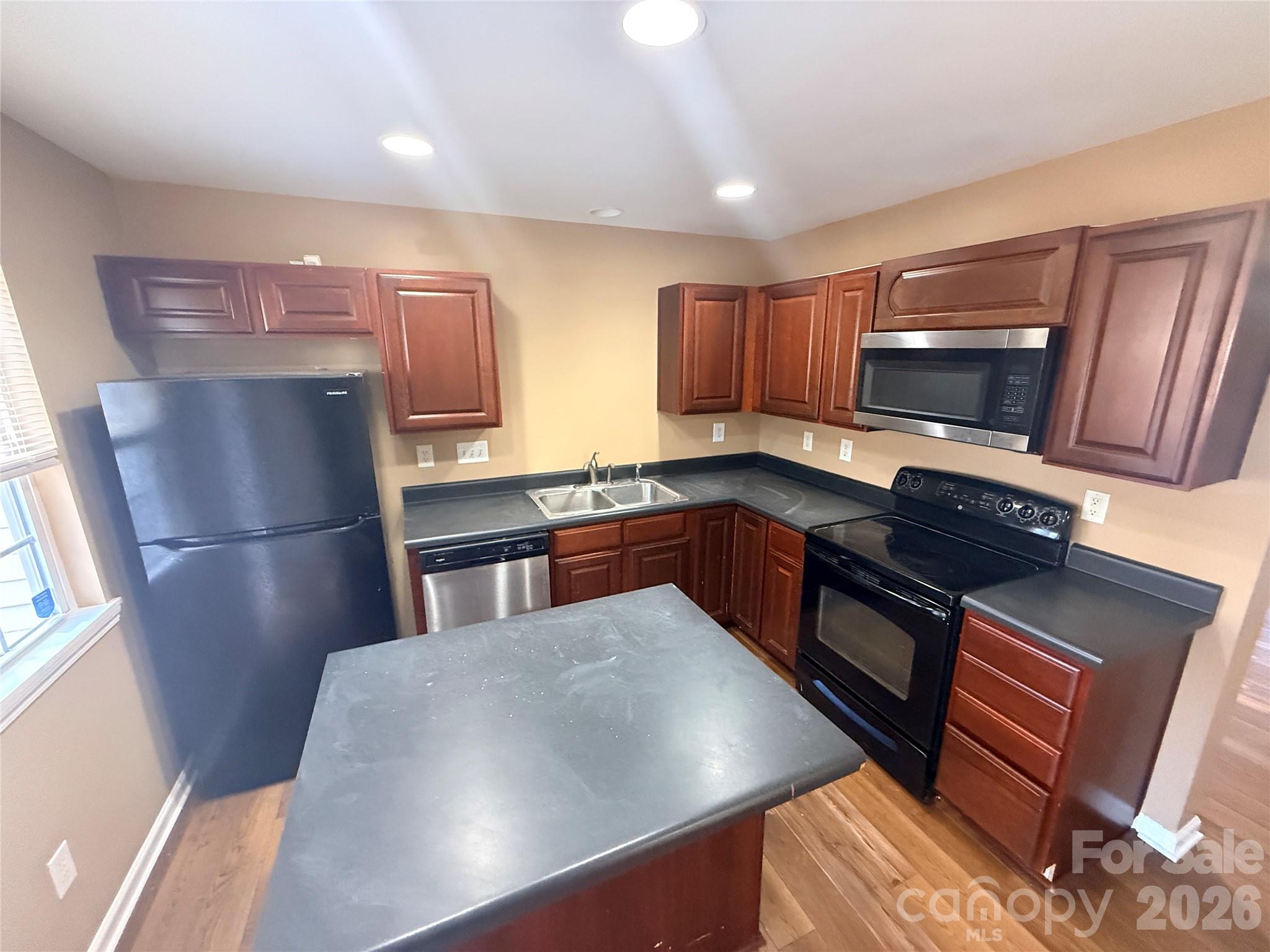 The Townes At Berkshire - Residential