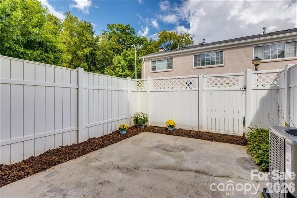 Commonwealth - Residential