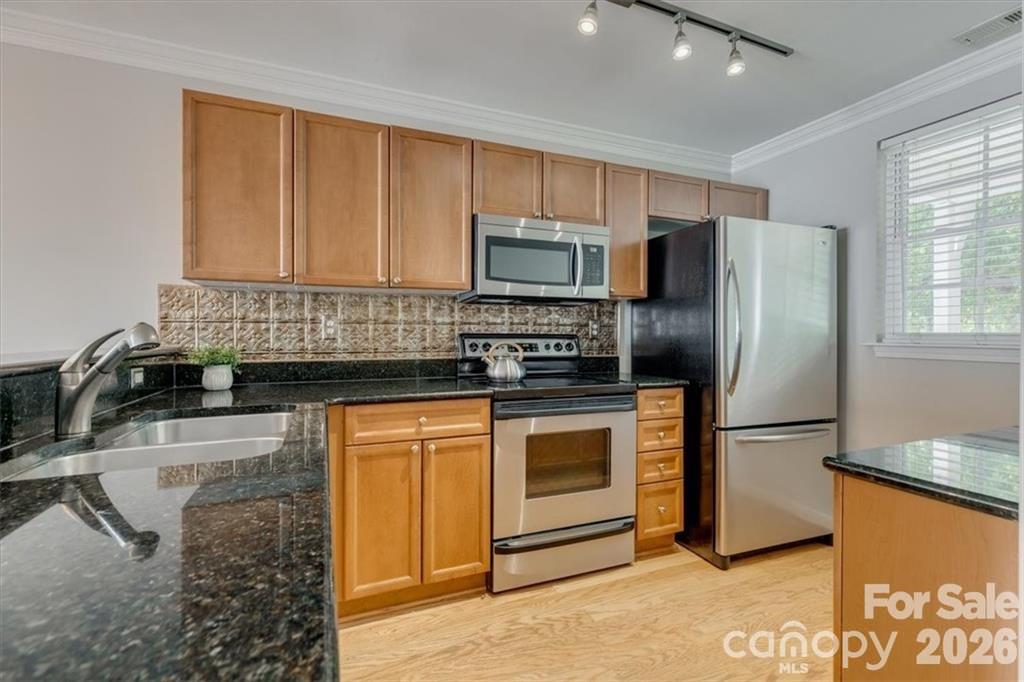 Commonwealth - Residential