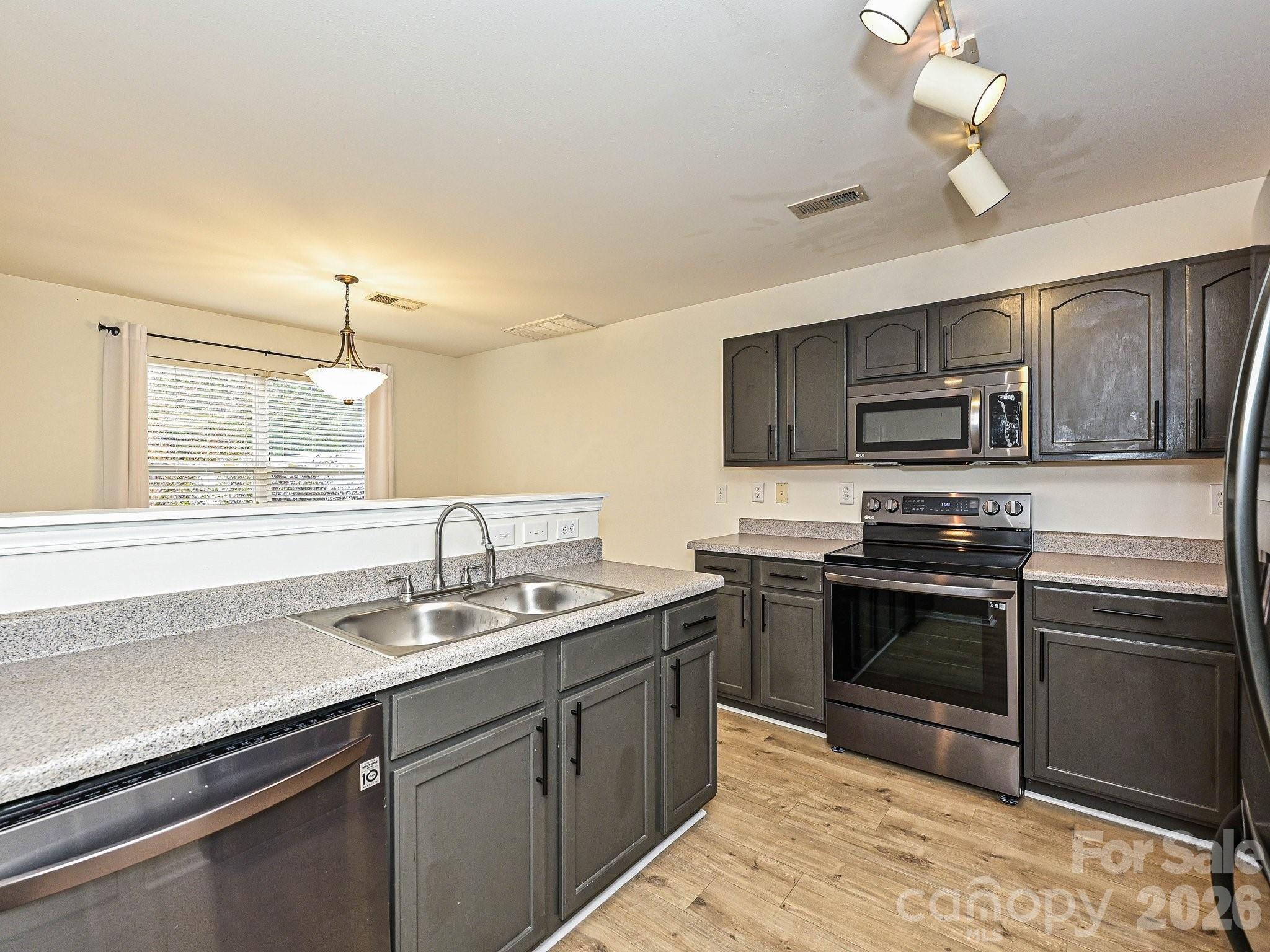 8712 Westhope Street